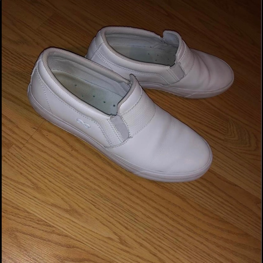 Women’s Infinity Nursing Shoes - Picture 2 of 3